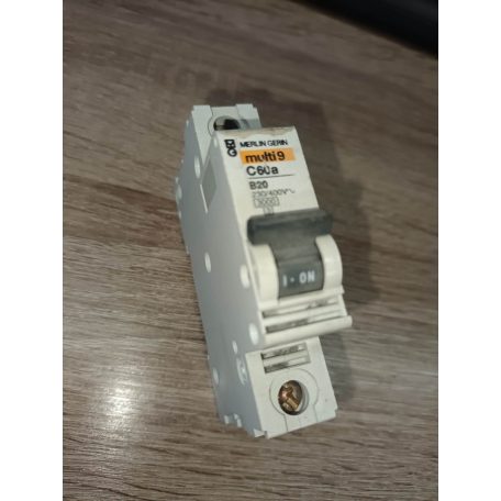 kismegszakító B20 c60a