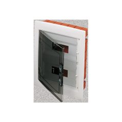   63024BE fehér színű 24 modulos süllyesztett elosztó füst színű ajtóval IP40