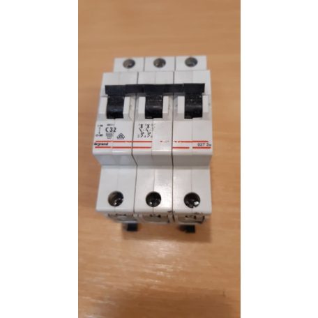 Legrand 3P C32 kismegszakító